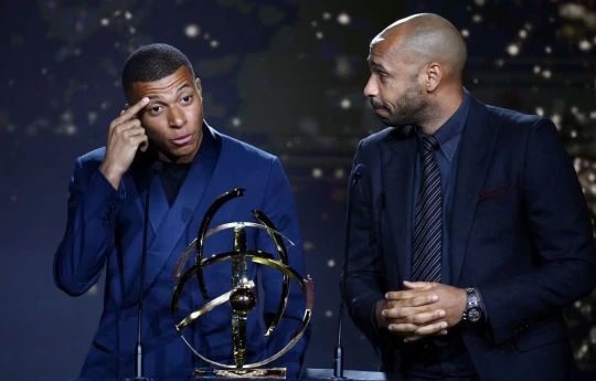 Thierry Henry yikomye Kylian Mbappe amushinja ubunyamwuga buke