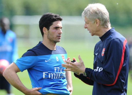 Umutoza Arsene Wenger yasubije abifuza ko yagaruka mu ikipe ya Arsenal igeze aharindimuka