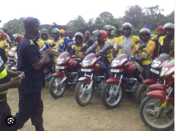 Polisi y'u Rwanda yahagurukiye ikibazo cy'abahindura Plaques z'ibinyabiga bigateza ibyago abandi