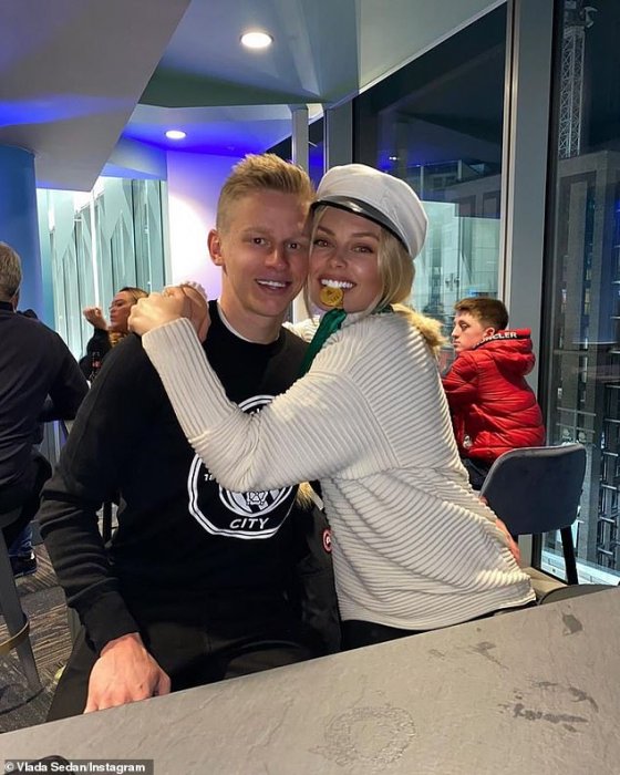 Myugariro Zinchenko yitandukanyije n'umugore we w'umunyamakuru uherutse kunenga Guardiola