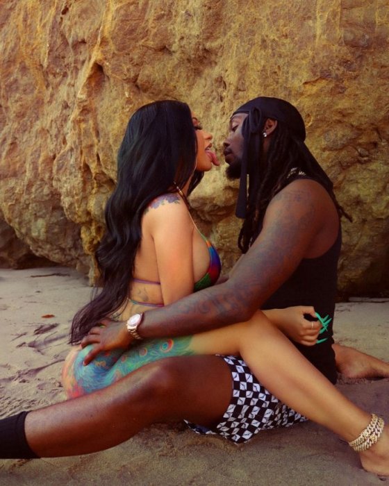 Cardi B yasabye urukiko kumutandukanya n'umugabo we bamaze imyaka 3 babana[AMAFOTO]