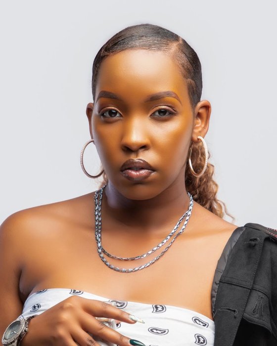 Teta Sandra yasabye imbabazi ku nyandiko ye yafashwe nk'ipfobya Jenoside yakorewe Abatutsi mu 1994. 