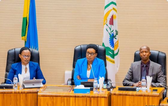 Gusomera imanza mu ruhame no kongera manda y'Abadepite biri mu ngingo zishobora guhinduka mu Itegeko Nshinga 
