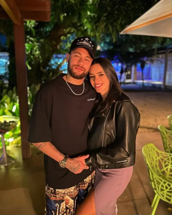 Hamenyekanye amasezerano Neymar Jr yagiranye n'umukunzi we bikarangira gushurashura bimukozeho