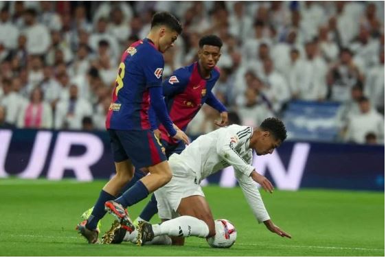 El clasico :FC Barcelona inyagiye Real Madrid iyisanze iwayo, ihita iyirusha amanota atandatu (Amafoto)