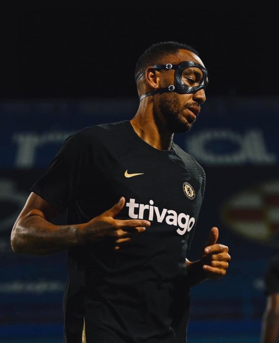 Aubameyang yitoje yambaye mask kubera ubugome yakorewe n'abajura