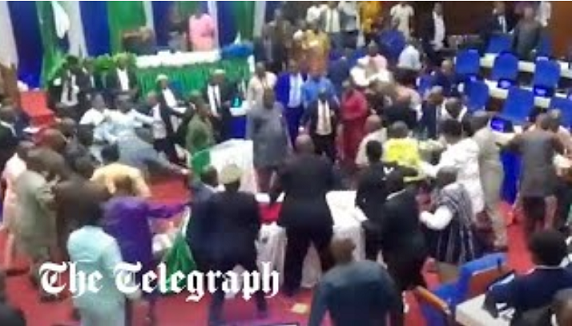 Abadepite bo Muri Sierra bakozanyijeho bapfa amategeko