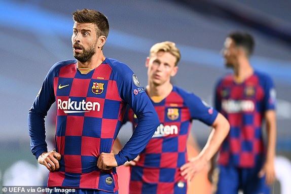 Gerrard Pique yasabye impinduka kuva hasi kugera hejuru muri FC Barcelona yanyagiwe na Bayern Munich