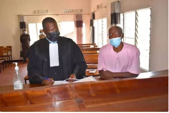 Umutangabuhamya yavuze ko atazi Dr. Rutunga Venant n'ubwo mbere yatangaje ko yamufashije 