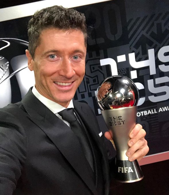 Robert Lewandowski yatwaye igihembo cya FIFA The Best ku nshuro ya 2 yikurikiranya