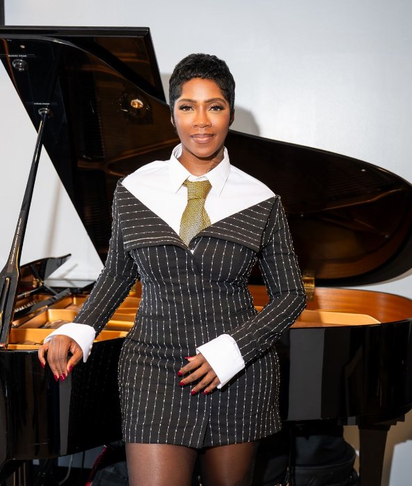 Tiwa Savage ufite PhD mu muziki agiye guhugura ku buntu abahanzi 100 bakizamuka