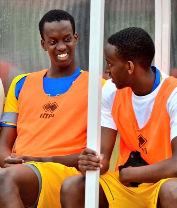UMUNSI ABAHUNGU BA PEREZIDA KAGAME BAKINIRA IKIPE Y'IGIHUGU AMAVUBI.