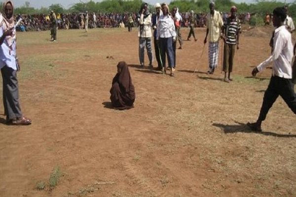 Umugore yakatiwe igihano cyo guterwa amabuye kubera ubusambanyi bitera umujinya benshi