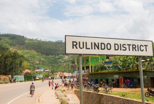 Rulindo: Akarere kirukanye ba gitifu bane bazira kwica akazi