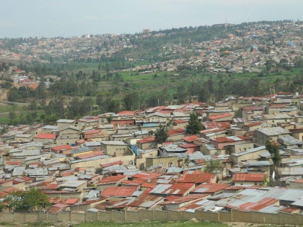 Sena yashimye Leta yimuye abaturage bo muri Kangondo na Kibiraro 