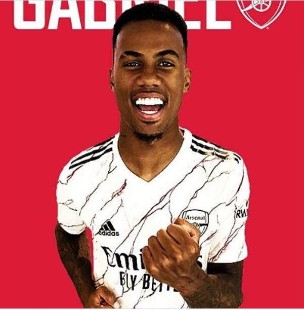 Arsenal yamaze gusinyisha myugariro witwaye neza mu Bufaransa