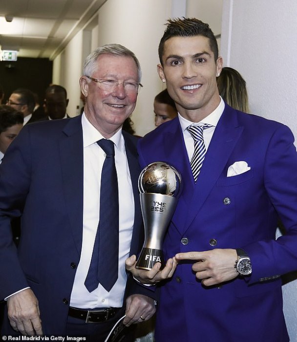 Cristiano Ronaldo yahishuye igikorwa gitangaje yakorewe Sir Alex Ferguson ubwo yari ahangayitse 