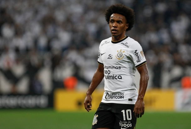 Willian watengushye Arsenal yahungiye mu Bwongereza abafana bamubwiraga ko bazamwica