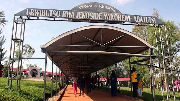 Tariki 11 Mata 1994: Abatutsi barenga 15,000 biciwe kuri Paruwasi ya Hanika, Cyangugu
