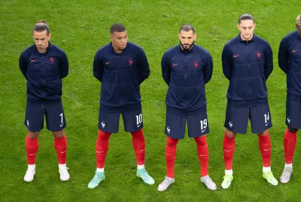 Kylian Mbappe arashinjwa kugirira ishyari umukinnyi bakinana mu ikipe y'igihugu