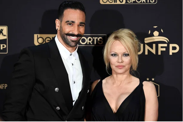 Myugariro Adil Rami yibasiwe cyane nyuma yo guhishura ko yakoraga imibonano mpuzabitsina inshuro 12 mu ijoro rimwe n'umukunzi we
