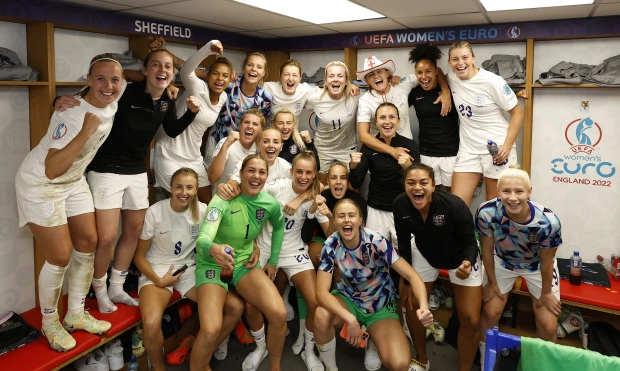 Agahimbazamusyi kazahabwa ikipe y'Ubwongereza y'abagore nitwara Euro 2022 kateje impaka