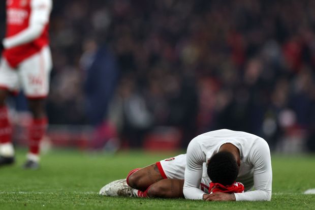 Arsenal yakomeje gutera umugongo igikombe cya shampiyona