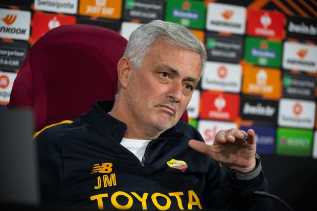 Jose Mourinho yemeje ko Arsenal itazatwara igikombe cya shampiyona cy'uyu mwaka