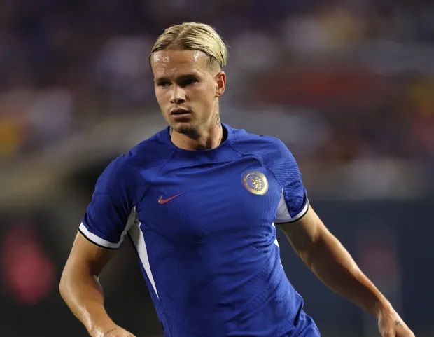 Abacuruza filimi z'urukozasoni basabye ikipe ya Chelsea ko bakorana