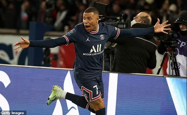 PSG yahaye Kylian Mbappe amafaranga atarigeze ahabwa undi mukinnyi wese ku isi ngo ayigumemo