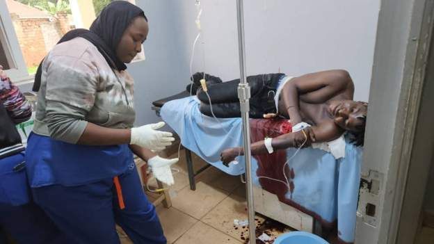 Uganda: Uharanira uburenganzira bw'abatinganyi yatewe icyuma 