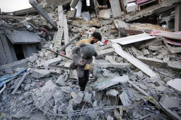 Isiraheli yigambye kumena amabombe mu duce 400 two muri Gaza