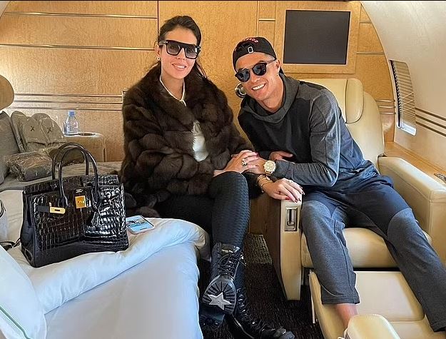 Umukunzi wa Cristiano Ronaldo yavuze akantu yamukoreye bagenzi be bagasara