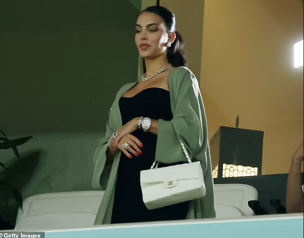 Umukunzi wa Cristiano Ronaldo yavuze amagambo akomeye nyuma yo kutamubona mu kibuga