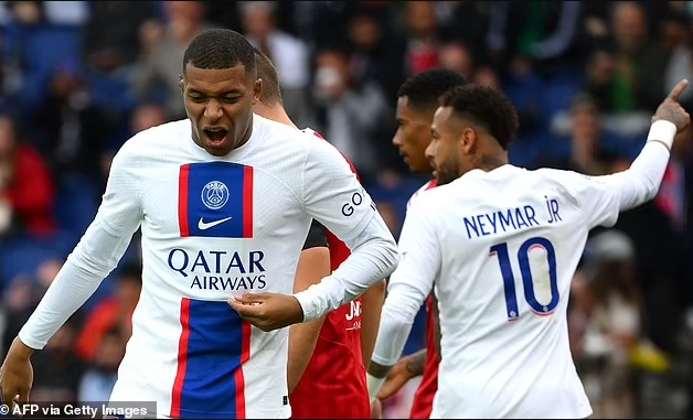 Kylian Mbappe ntacyifuza Neymar Jr muri PSG