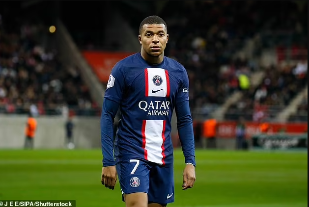 Kylian Mbappe yasabye PSG kumurekura akajya mu Bwongereza