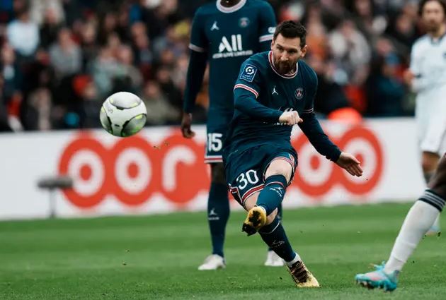 Lionel Messi yavugirijwe induru bwa mbere n'abafana be kuva yatangira gukina umupira
