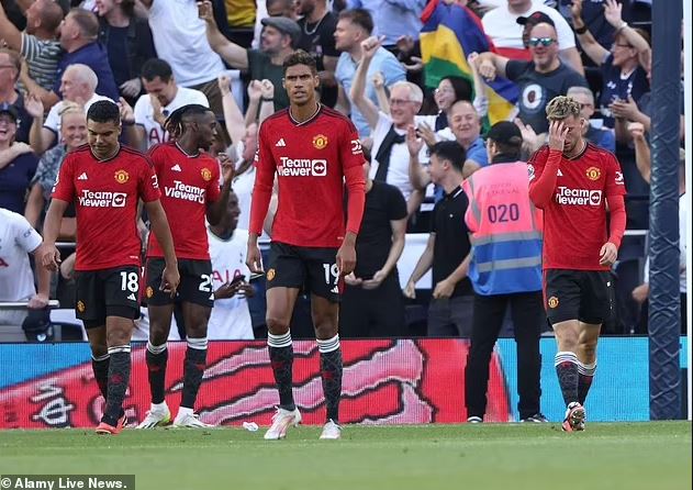 Erik ten Hag yagaragaje ikosa abakinnyi be bakoze bigatuma batsindwa na Tottenham