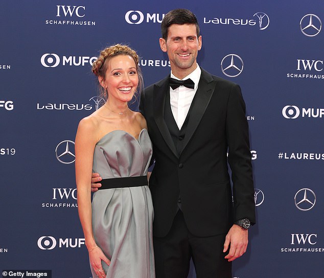 Novak Djokovic wishe amabwiriza yo kwirinda Covid-19 yasanganwe Coronavirus n'umugore we