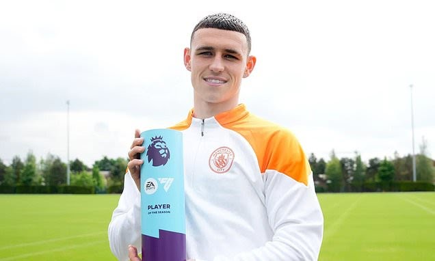 Phil Foden yabaye umukinnyi w'umwaka muri Premier League