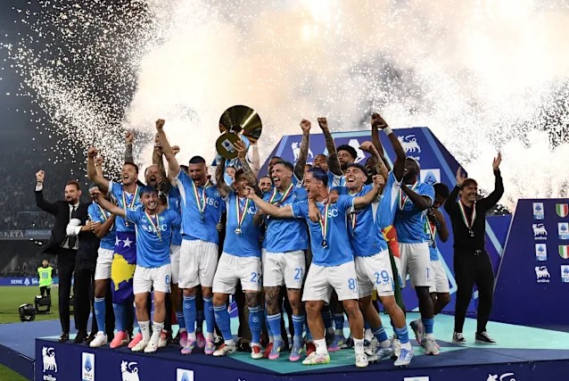 Napoli yanditse amateka mashya yegukana igikombe cya Kane cya Serie A