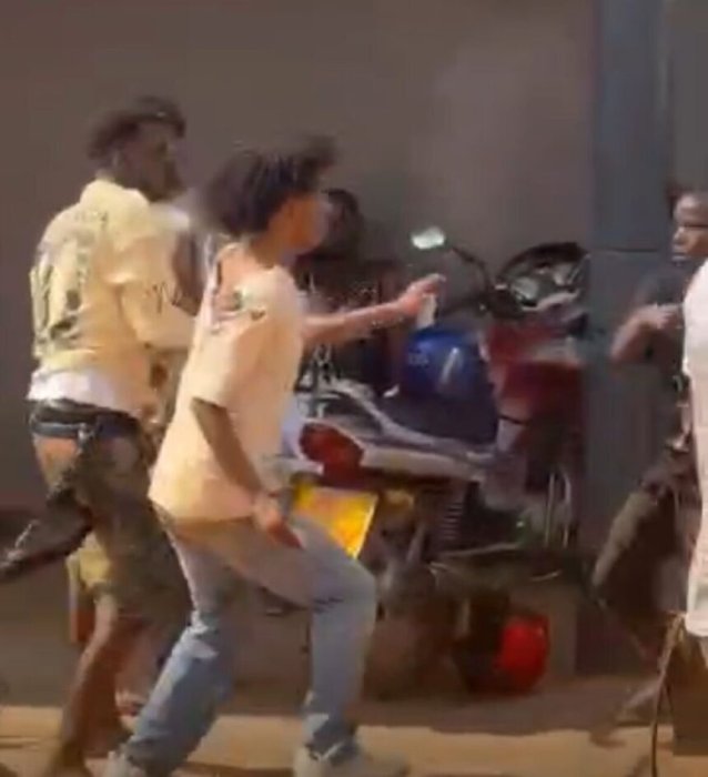 Kigali: Abanyamahanga bakekwaho gukubita abamotari batawe muri yombi
