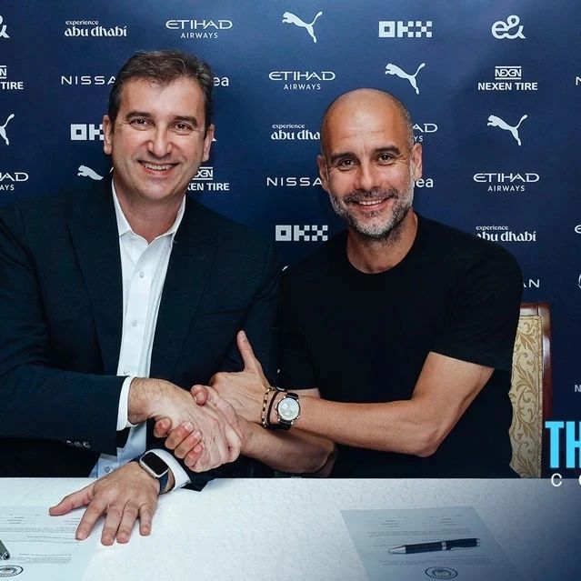 Pep Guardiola yongereye amasezerano muri Man City ari kubakamo ibigwi