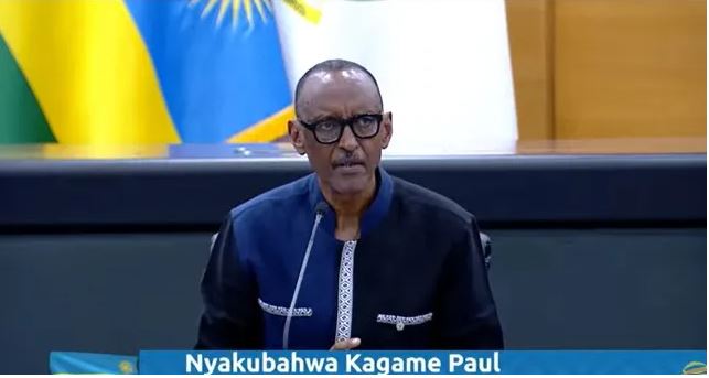 Perezida Kagame yakiriye indahiro z'abayobozi bashya mu nzego z'Igisirikare cy'u Rwanda
