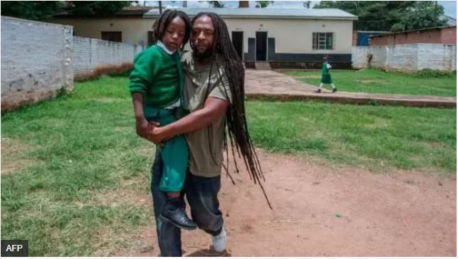 Urukiko rwa Malawi rwategetse amashuri kwakira abana bafite imisatsi inzwi nk'iyaba rasta