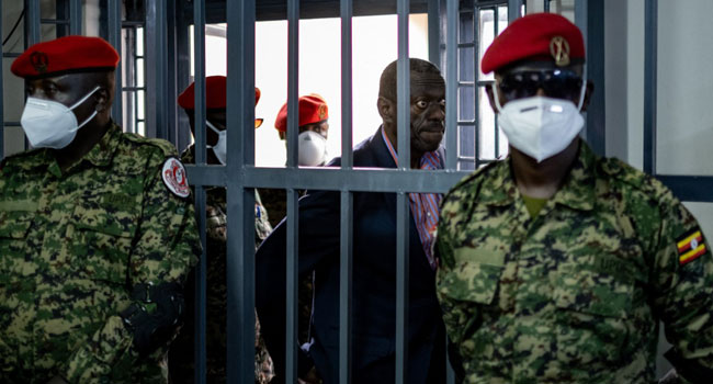 Uganda: Umushinga w'itegeko rishobora gusubiza Dr Besigye mu nkiko za gisirikare wageze mu nteko