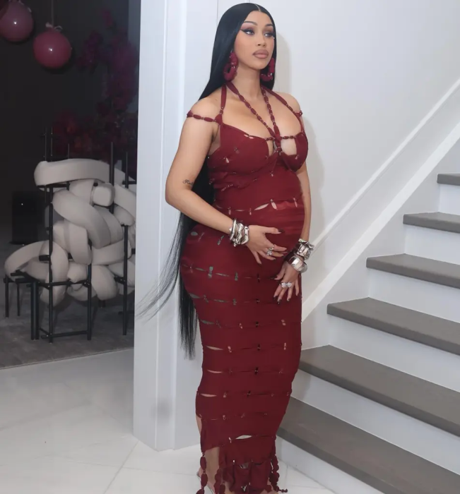 Cardi B yibarutse umwana wa kane
