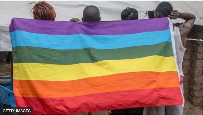 Leta yaburiye abakwiza amashusho y'abaryamana bahuje ibitsina muri Tanzaniya