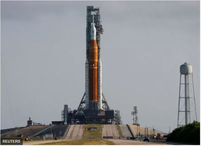 NASA yasubitse kohereza ku Kwezi icyogajuru kinini cyane habura igihe gito