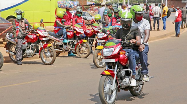 Abatwara moto n'abagenzi bose bagomba kuba barikingije [Amabwiriza mashya]